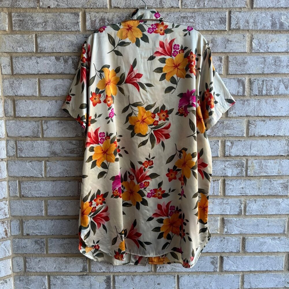 Victoria's Secret Vintage Short Sleeve Button Front Satin Sleep Shirt Size L. - Picture 2 of 10